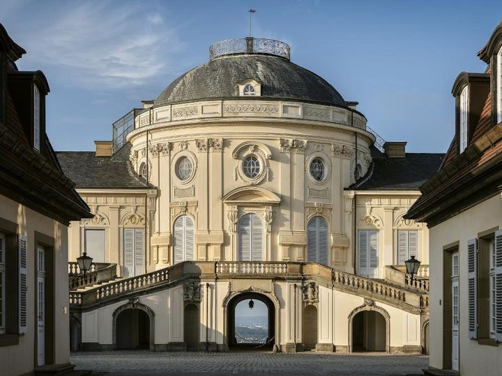 Foto: Staatliche Schlösser und Gärten Baden Württemberg, Günther Bayerl Schloss Solitude von Außen