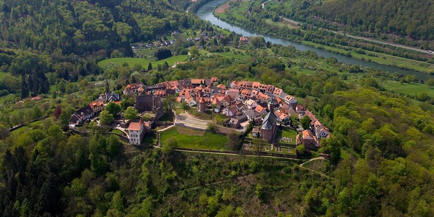 Foto: Staatliche Schlösser und Gärten Baden-Württemberg, Achim Mende Burgfeste Dilsberg von oben