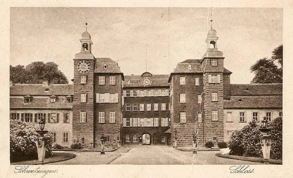 Foto: Urheber unbekannt, gemeinfrei Schloss Schwetzingen, Motiv auf einer Postkarte etwa um 1900